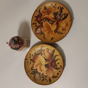 Home Interior hanging Lily plates with Resin candle topper